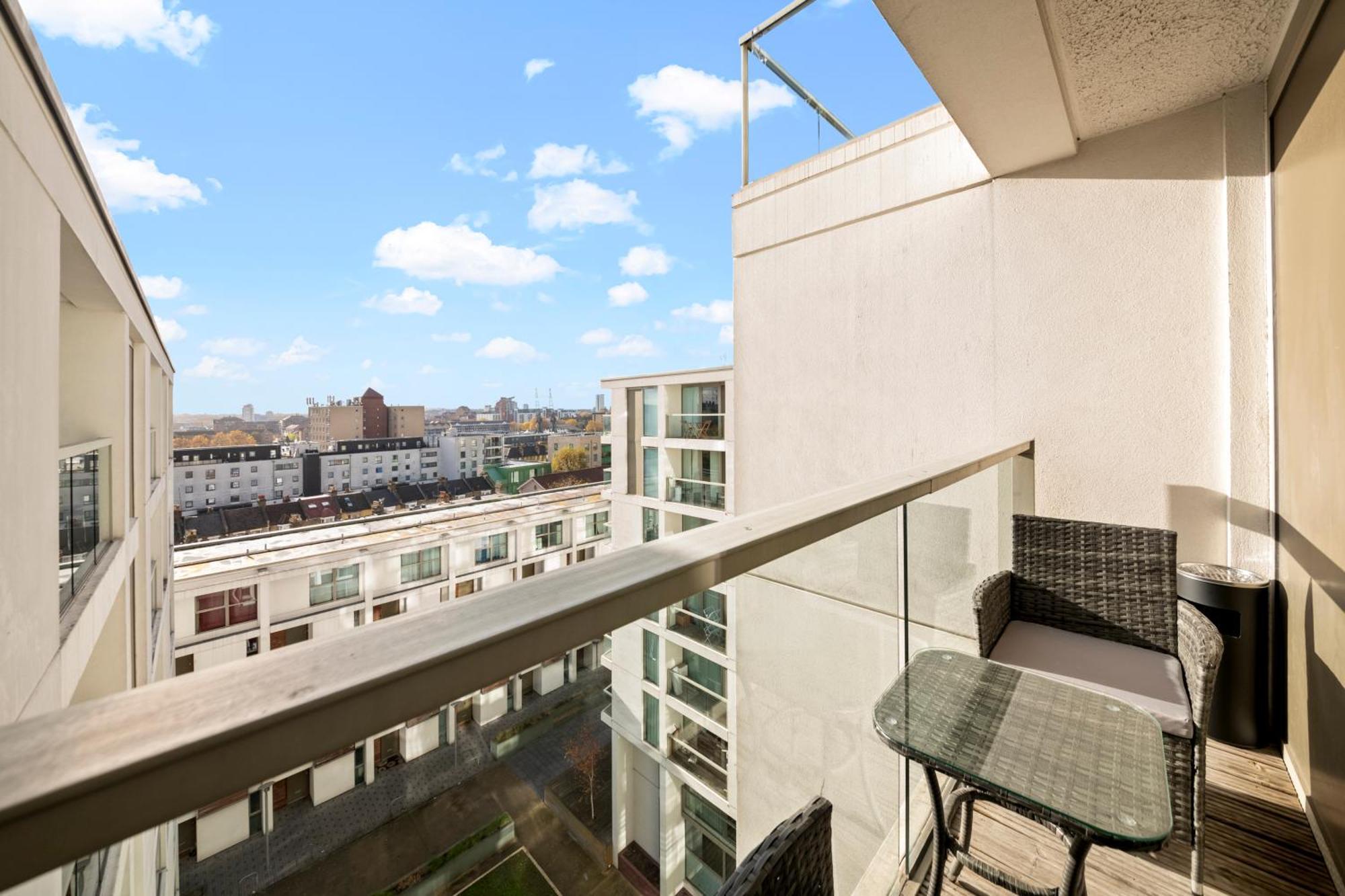 Londwell, Canary Wharf Skyline Balcony Suite London Exterior photo