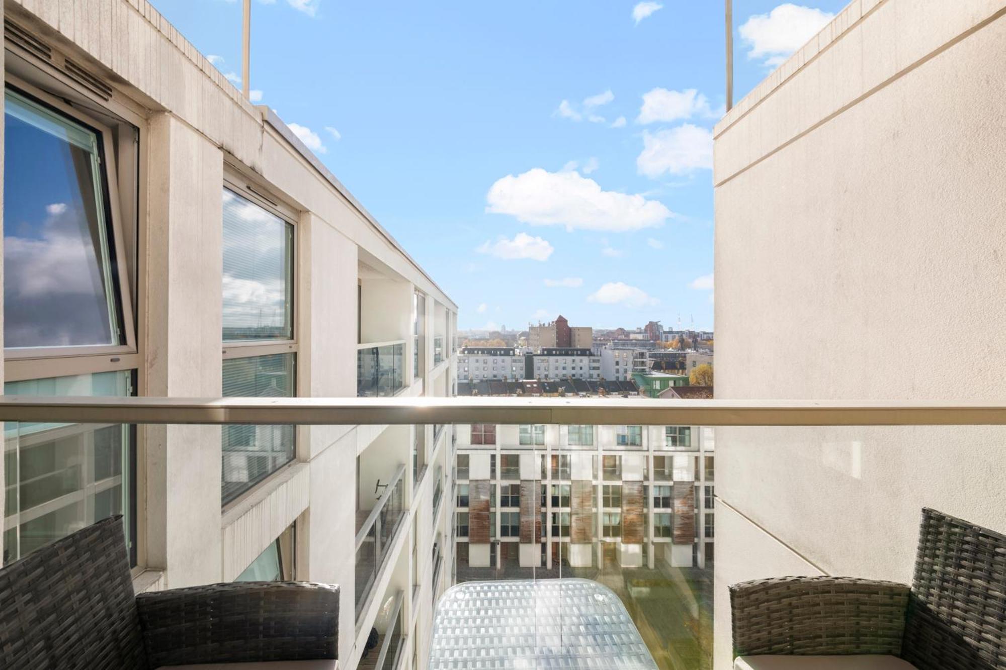 Londwell, Canary Wharf Skyline Balcony Suite London Exterior photo
